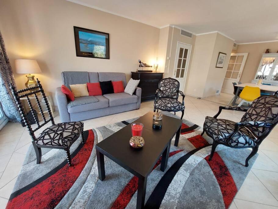 Appartement T3 Agreable, Proche Centre Et Plage. Carqueiranne Dış mekan fotoğraf