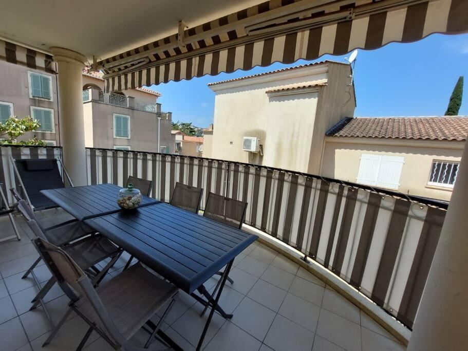 Appartement T3 Agreable, Proche Centre Et Plage. Carqueiranne Dış mekan fotoğraf